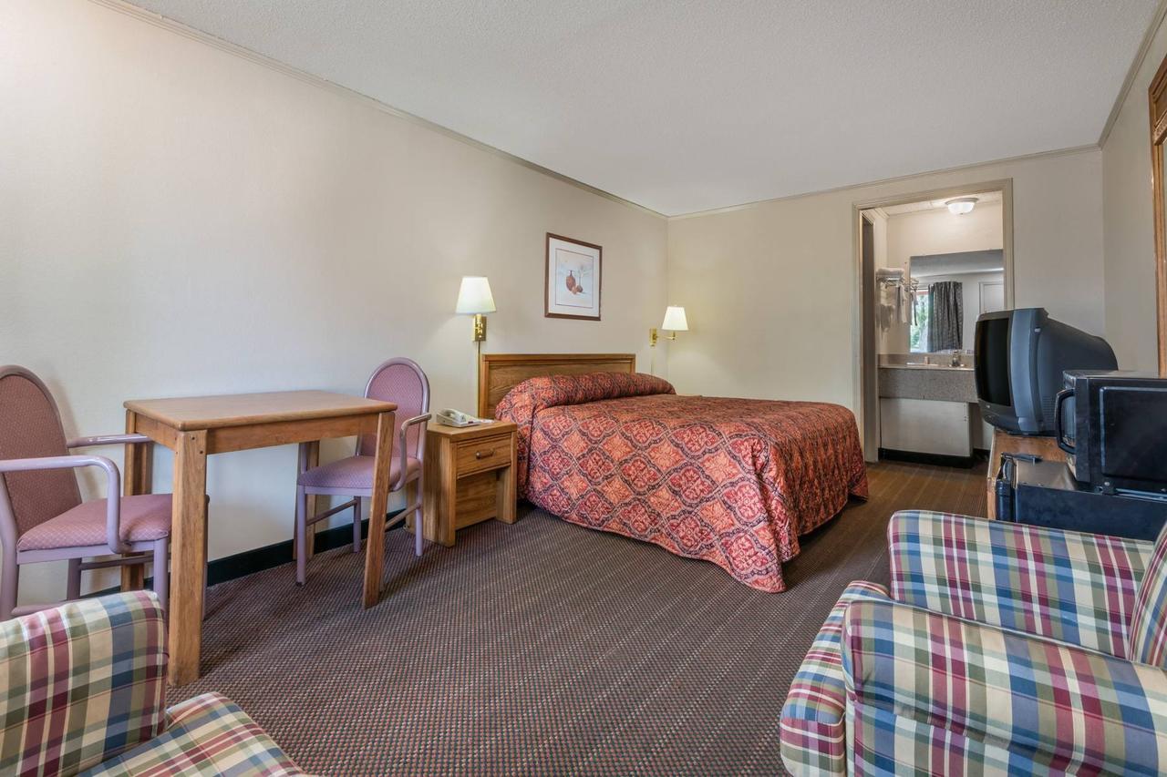Knights Inn Columbus/Franklinton Eksteriør billede
